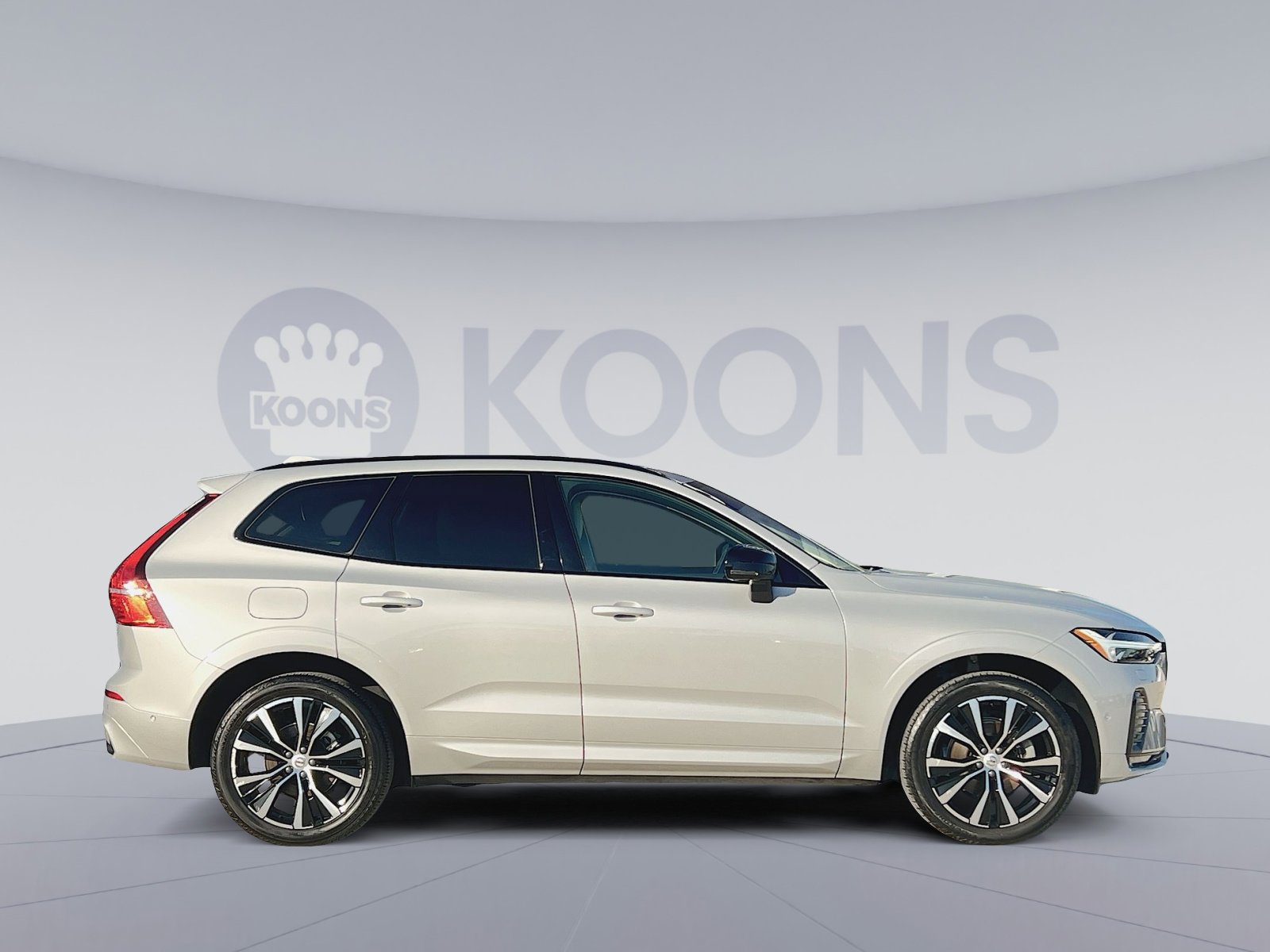 Used 2023 Volvo XC60 B5 Plus w/ Climate Package image 17