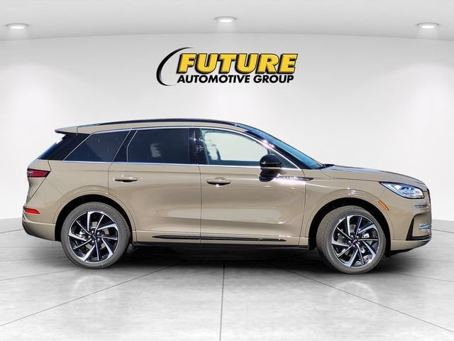 New 2025 Lincoln Corsair Grand Touring w/ Equipment Group 301A AWD/4WD image 2