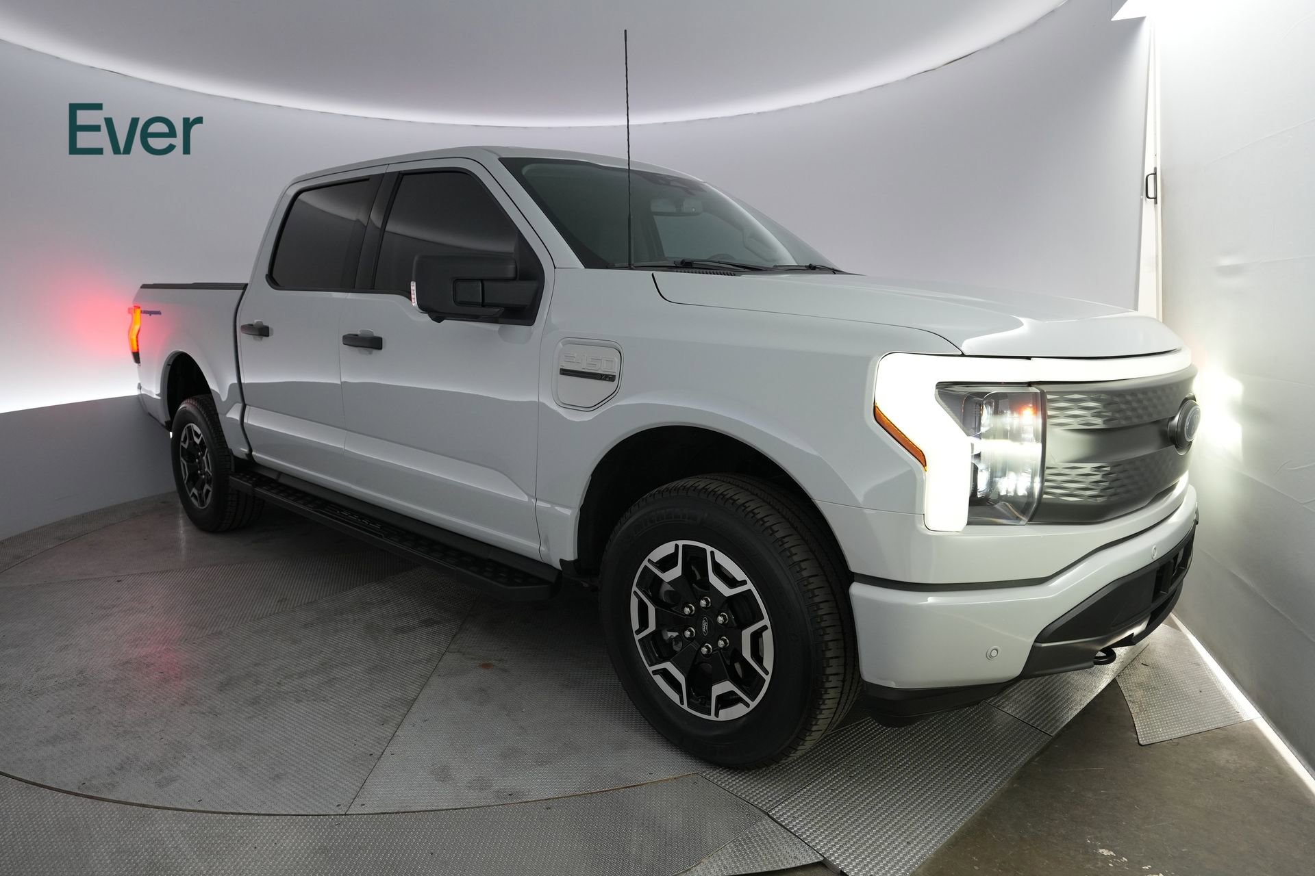 Used 2023 Ford F150 Lightning XLT image 2