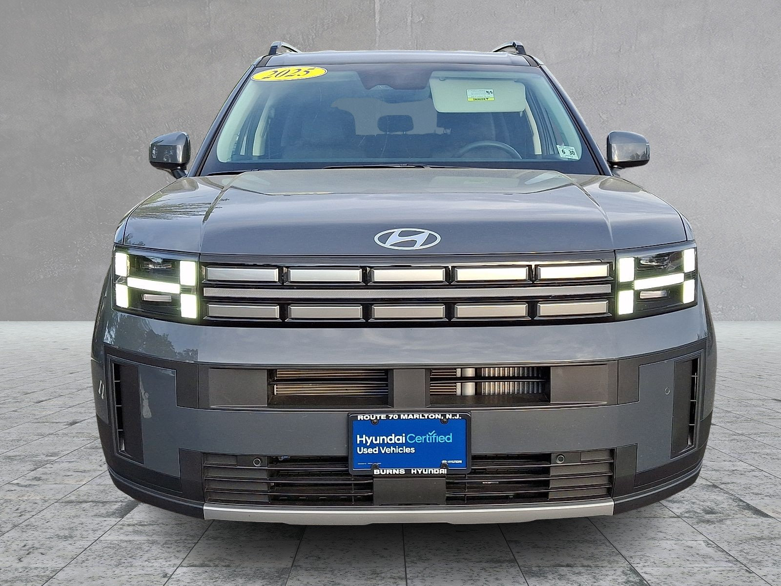 Used 2025 Hyundai Santa Fe SEL AWD/4WD image 2