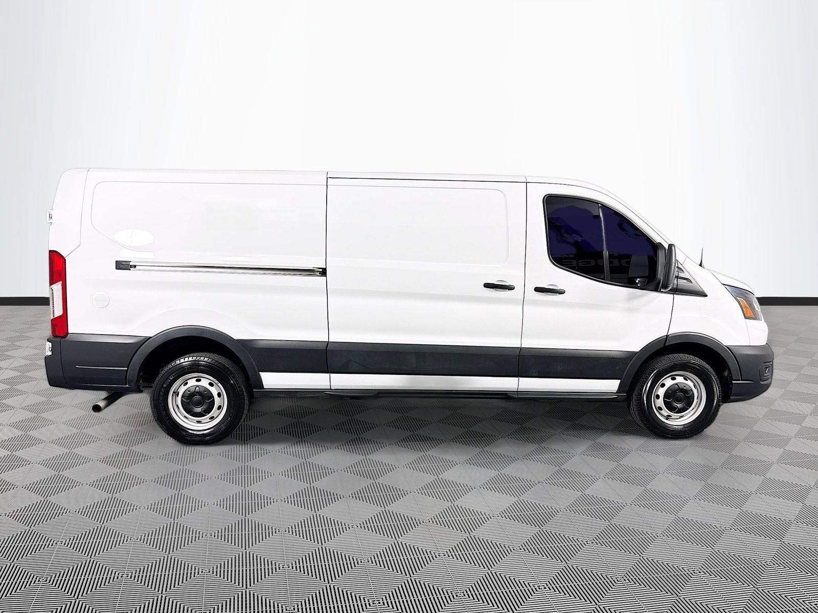 Used 2023 Ford Transit 150 Low Roof RWD image 8