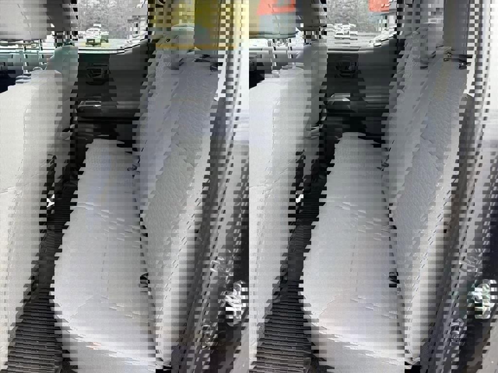 Used 2018 Toyota Tacoma SR5 image 10