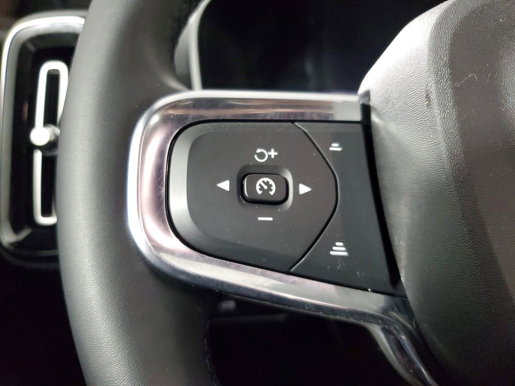 Certified 2023 Volvo XC40 Recharge Ultimate image 27