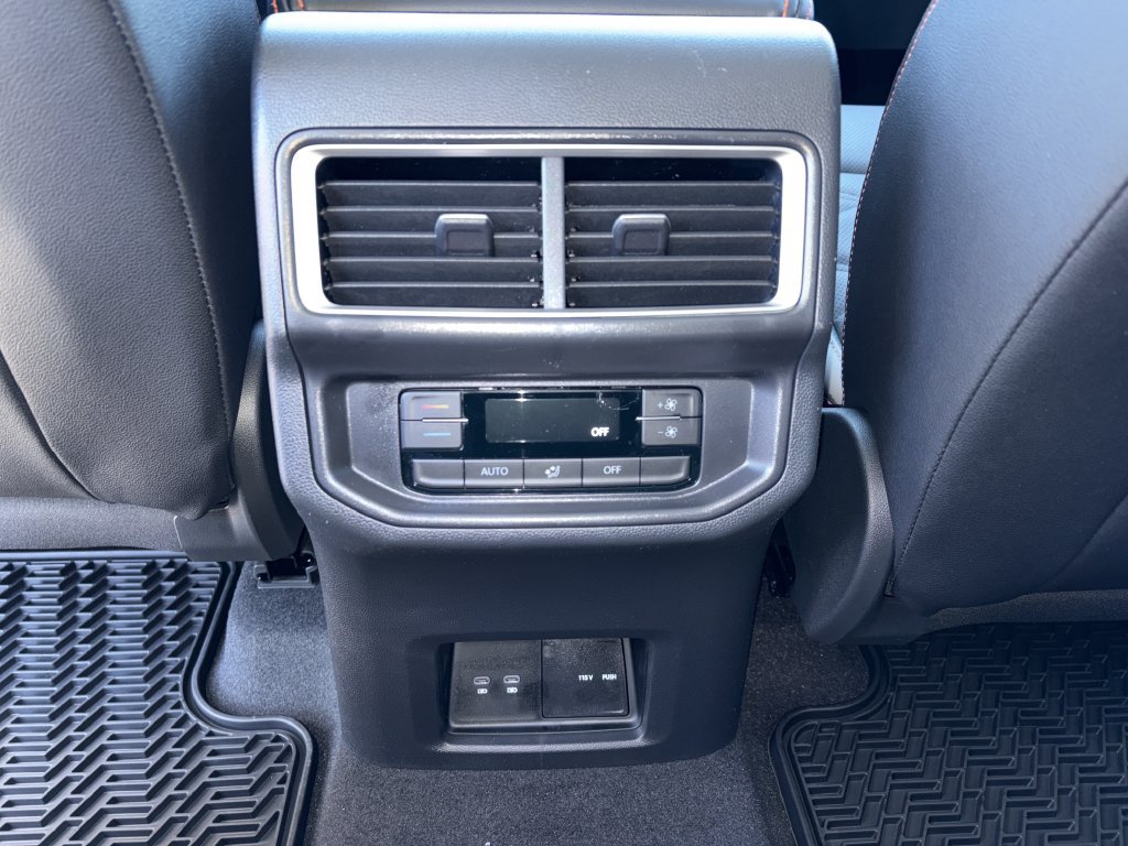 New 2026 Volkswagen Atlas Peak Edition AWD/4WD image 18