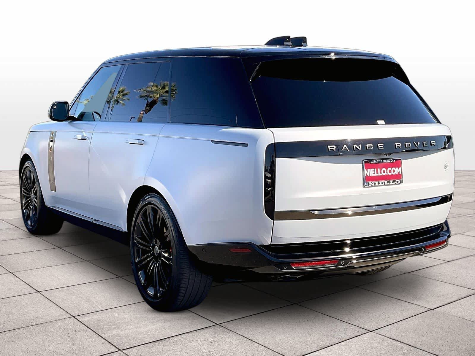 Used 2024 Land Rover Range Rover SV AWD/4WD image 16
