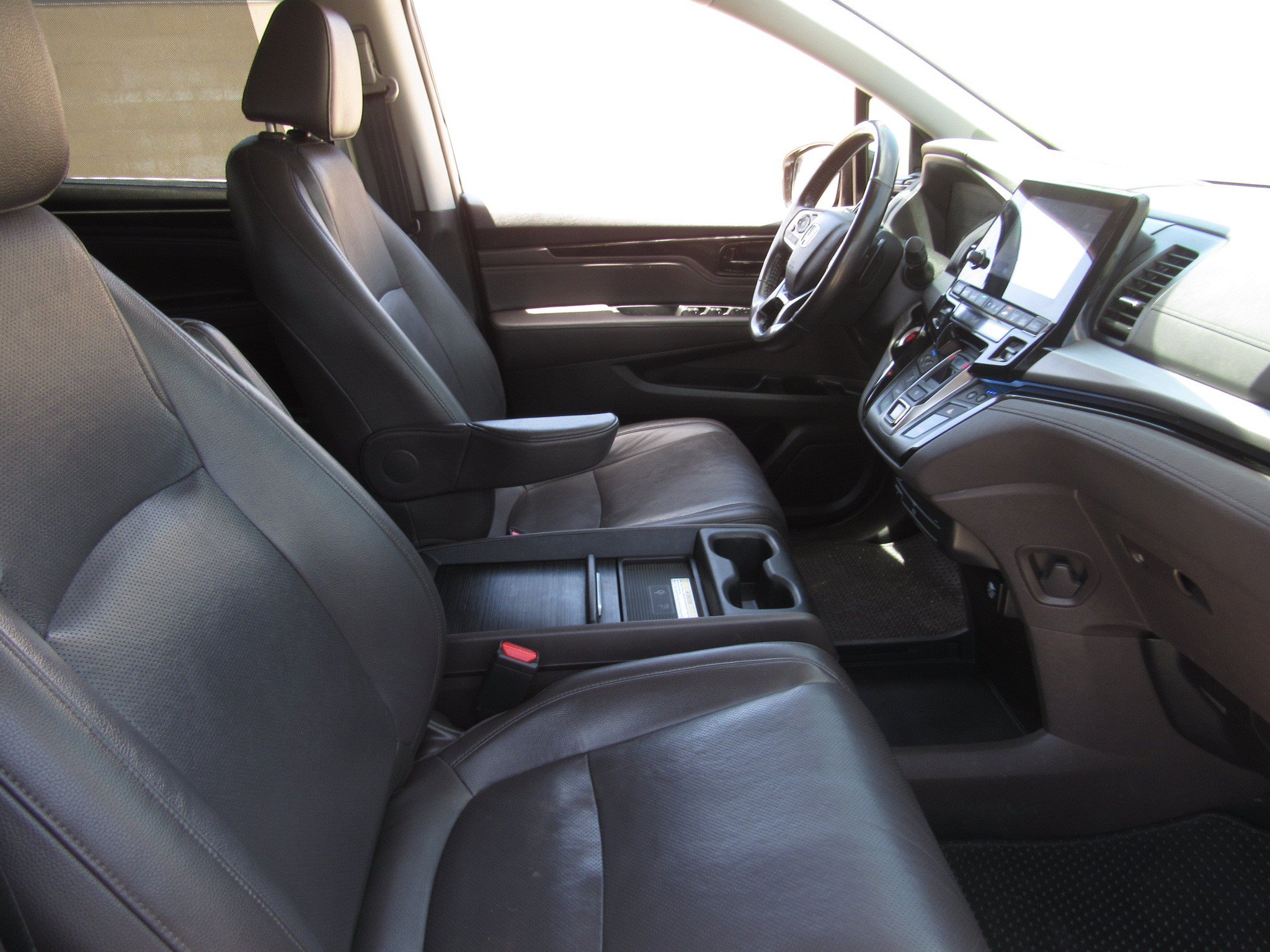 Used 2018 Honda Odyssey Elite image 9