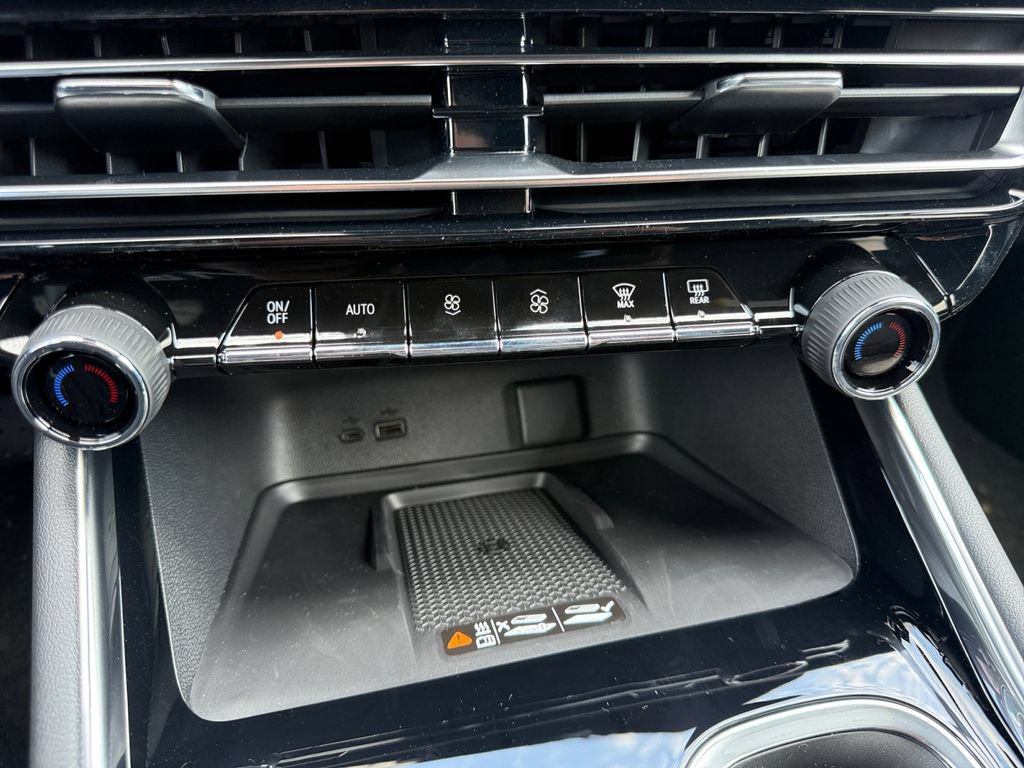 New 2027 Chevrolet Traverse LT w/ Driver Confidence Package FWD image 18