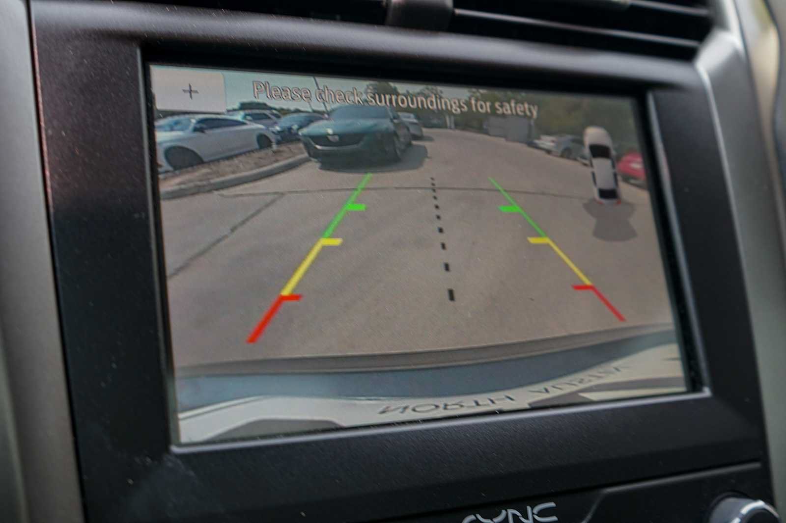 Used 2020 Ford Fusion SE FWD image 11