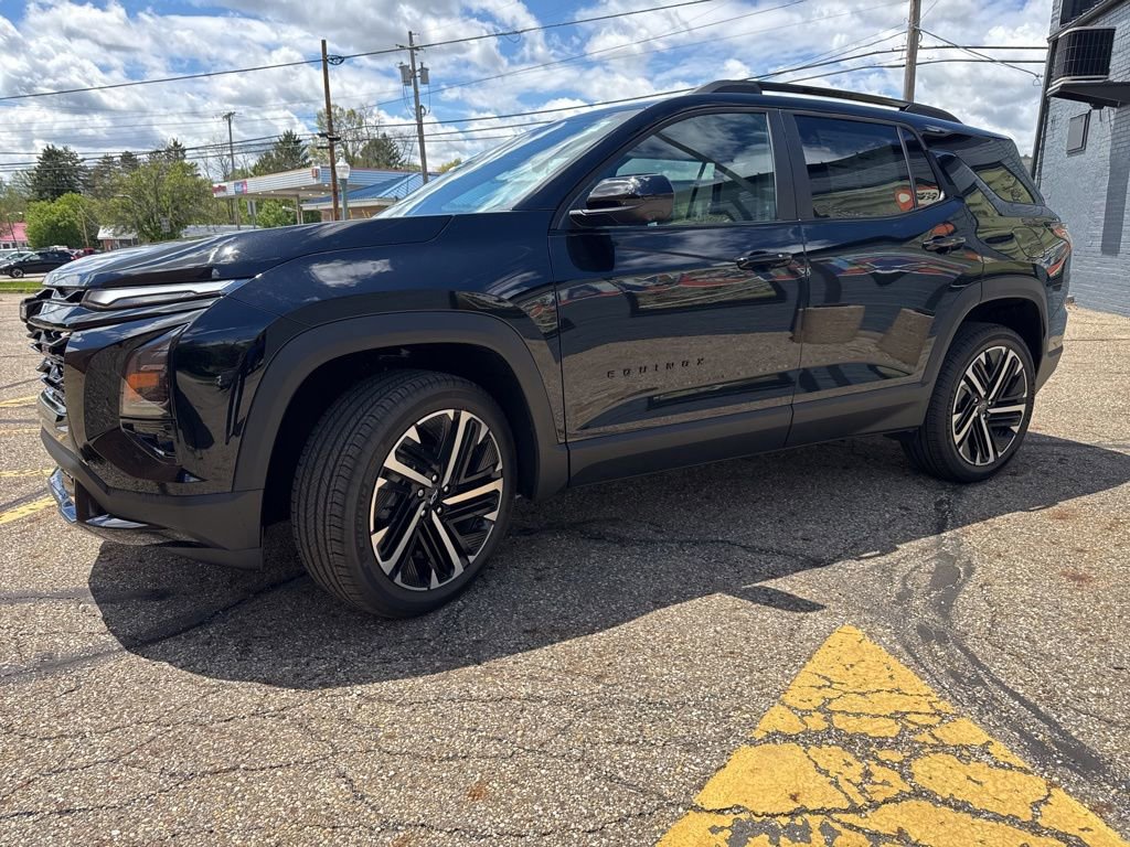 New 2026 Chevrolet Equinox RS w/ Convenience Package III AWD/4WD image 2