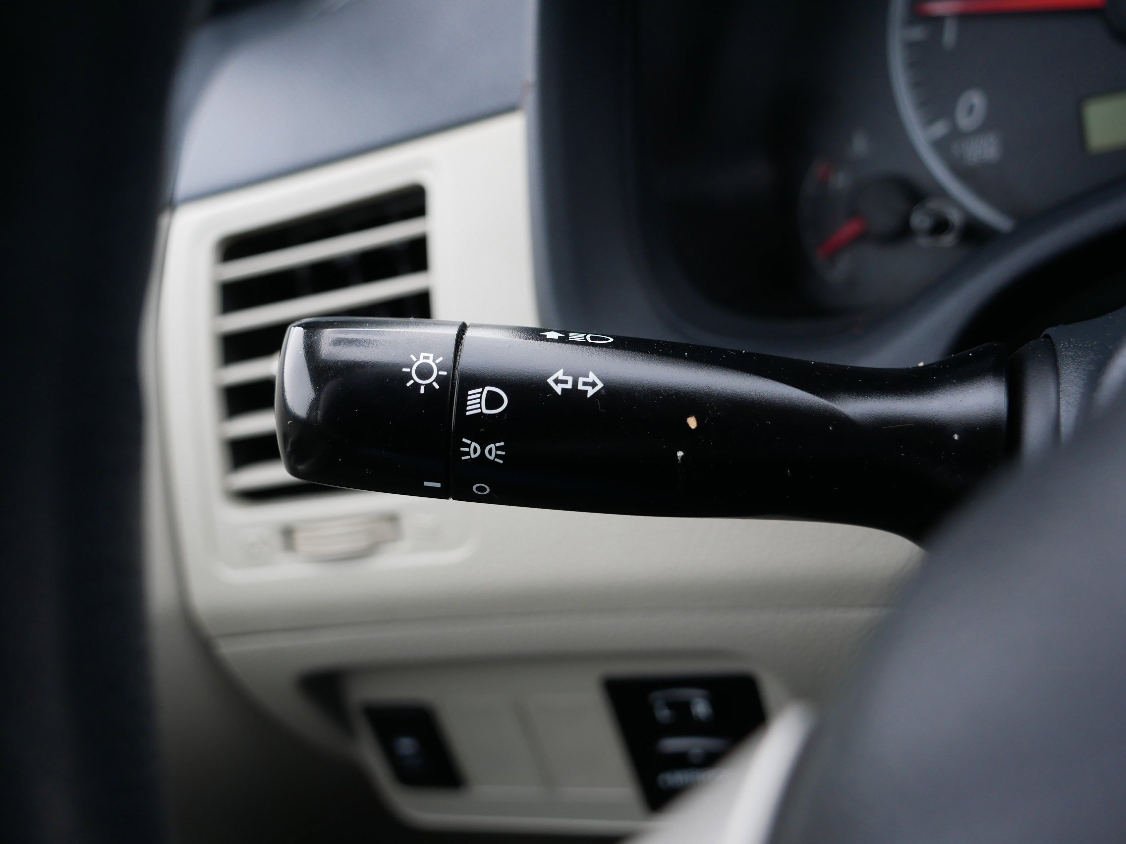 Used 2011 Toyota Corolla LE image 30