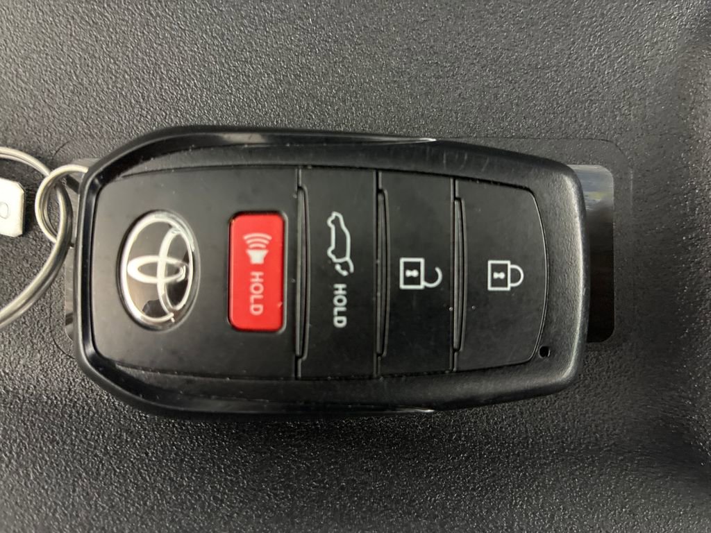 Used 2025 Toyota Highlander Platinum AWD/4WD image 37