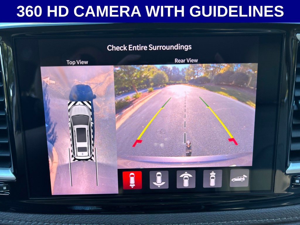 Used 2021 Chrysler Pacifica Touring-L w/ Uconnect Theater Family Group FWD image 4