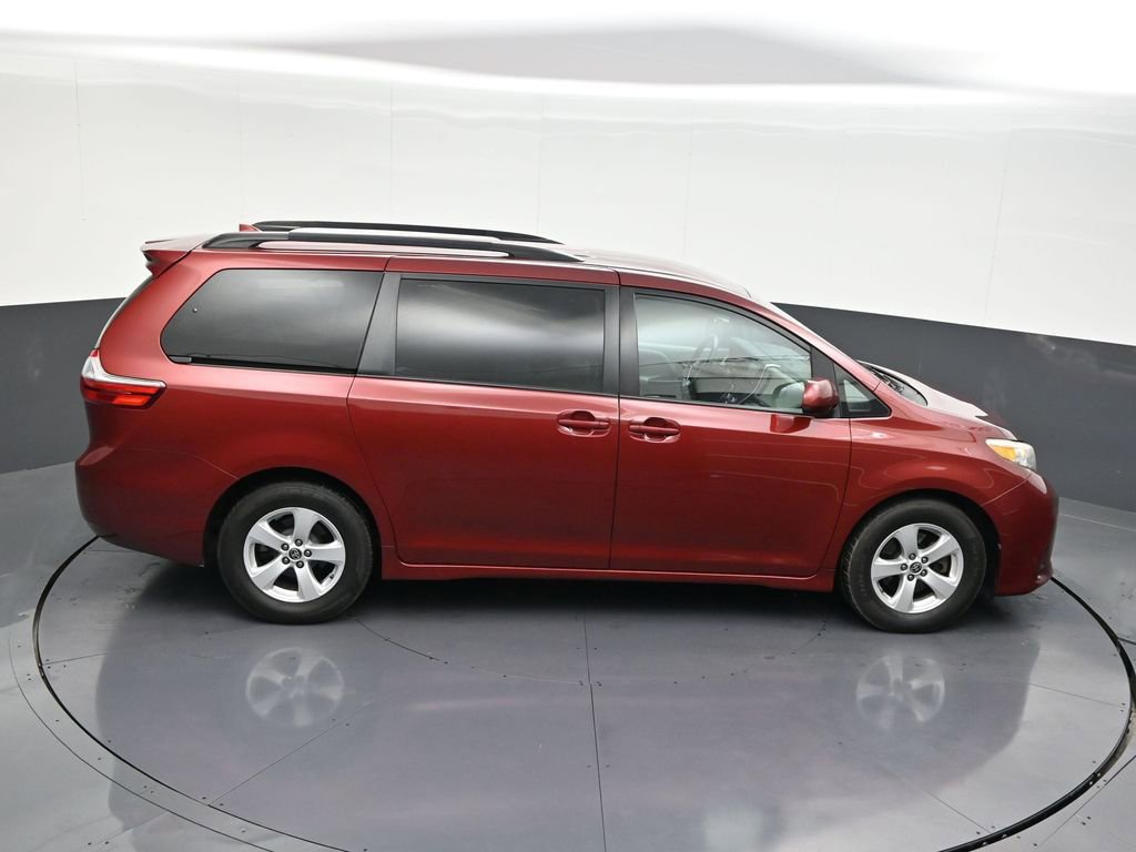 Used 2020 Toyota Sienna LE image 20