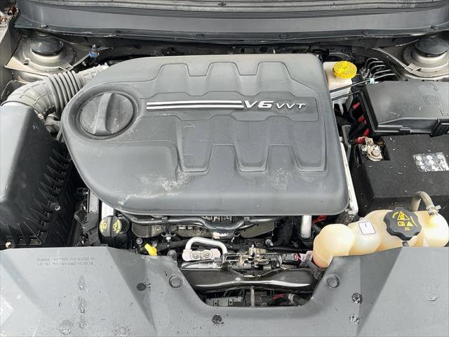 Certified 2020 Jeep Cherokee Latitude Plus w/ Cold Weather Group image 17