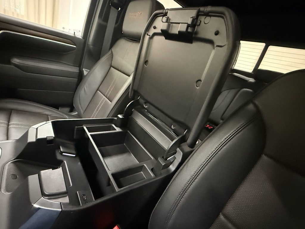 Certified 2025 Chevrolet Silverado 1500 High Country w/ High Country Premium Package AWD/4WD image 39
