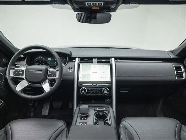 New 2025 Land Rover Discovery S image 17