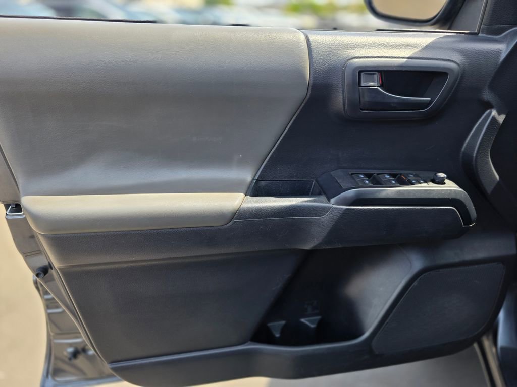 Used 2022 Toyota Tacoma SR image 19