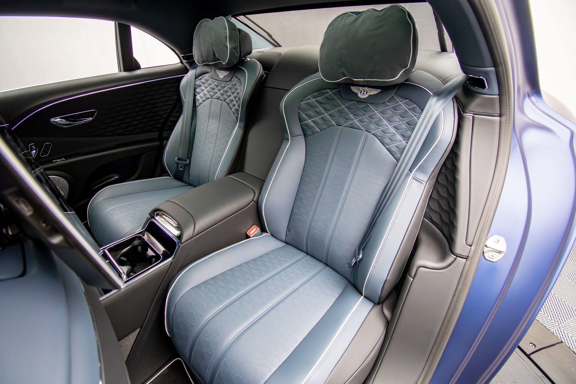 New 2026 Bentley Flying Spur Plug-In Hybrid AWD/4WD image 32