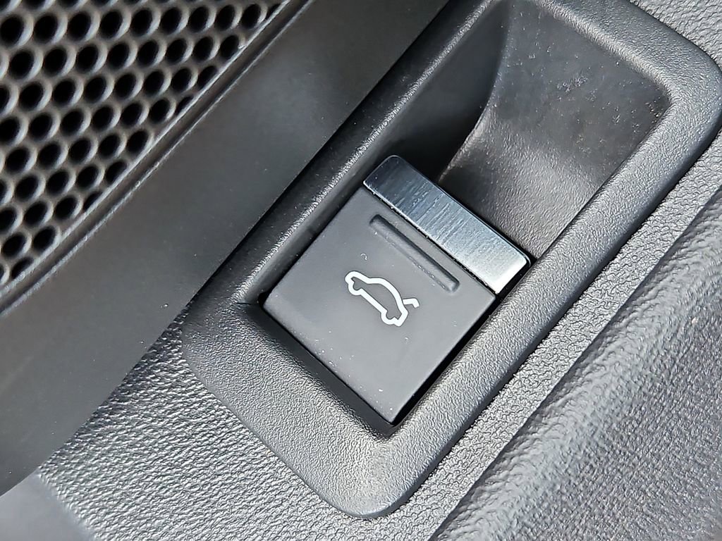 Used 2023 Audi e-tron GT Premium Plus image 27