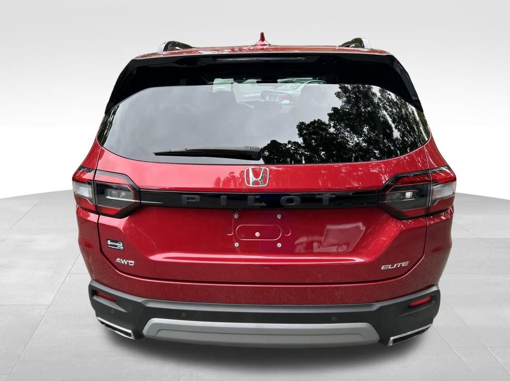 Used 2025 Honda Pilot Elite image 4