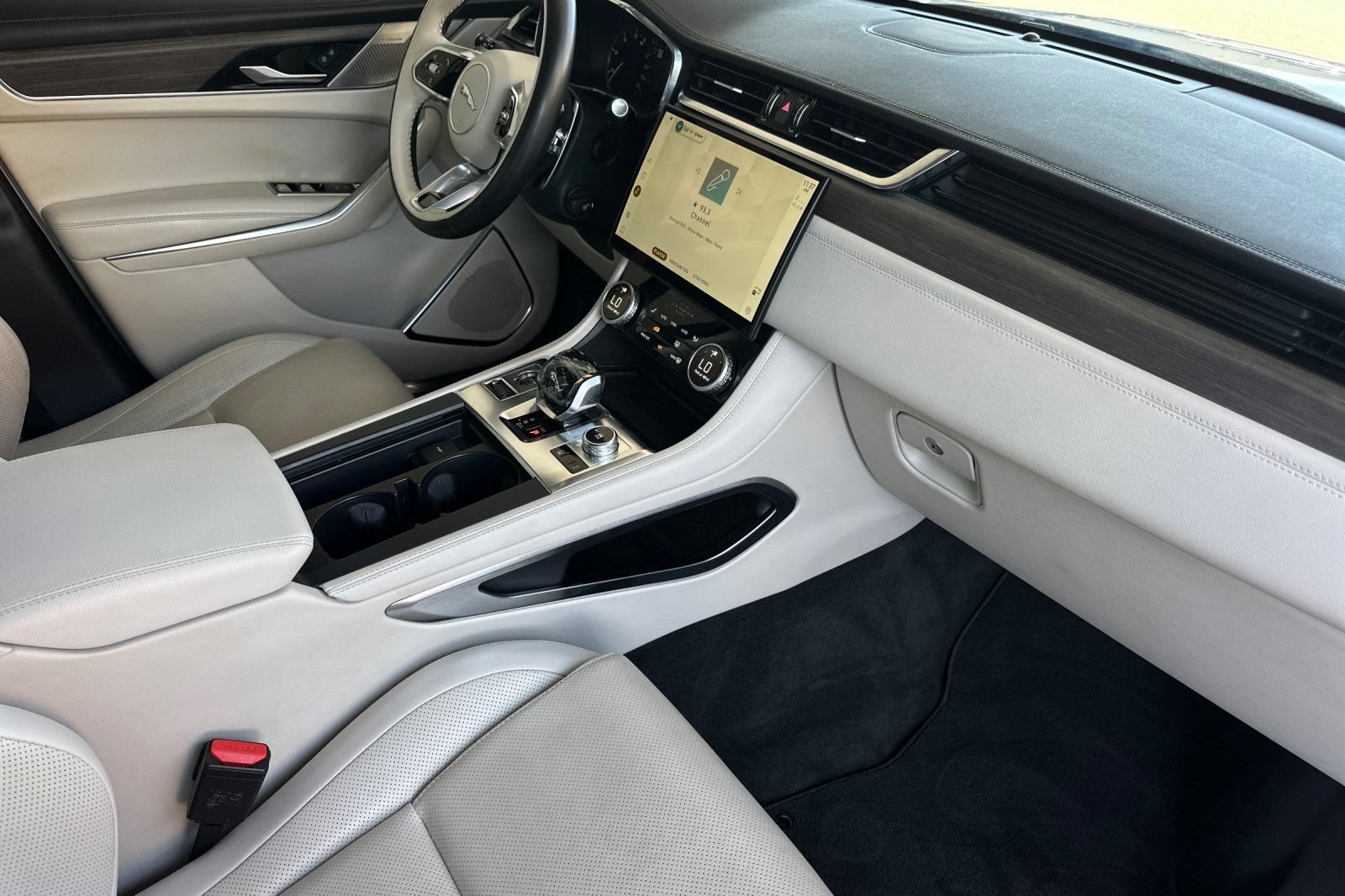 Used 2023 Jaguar F-PACE S AWD/4WD image 15