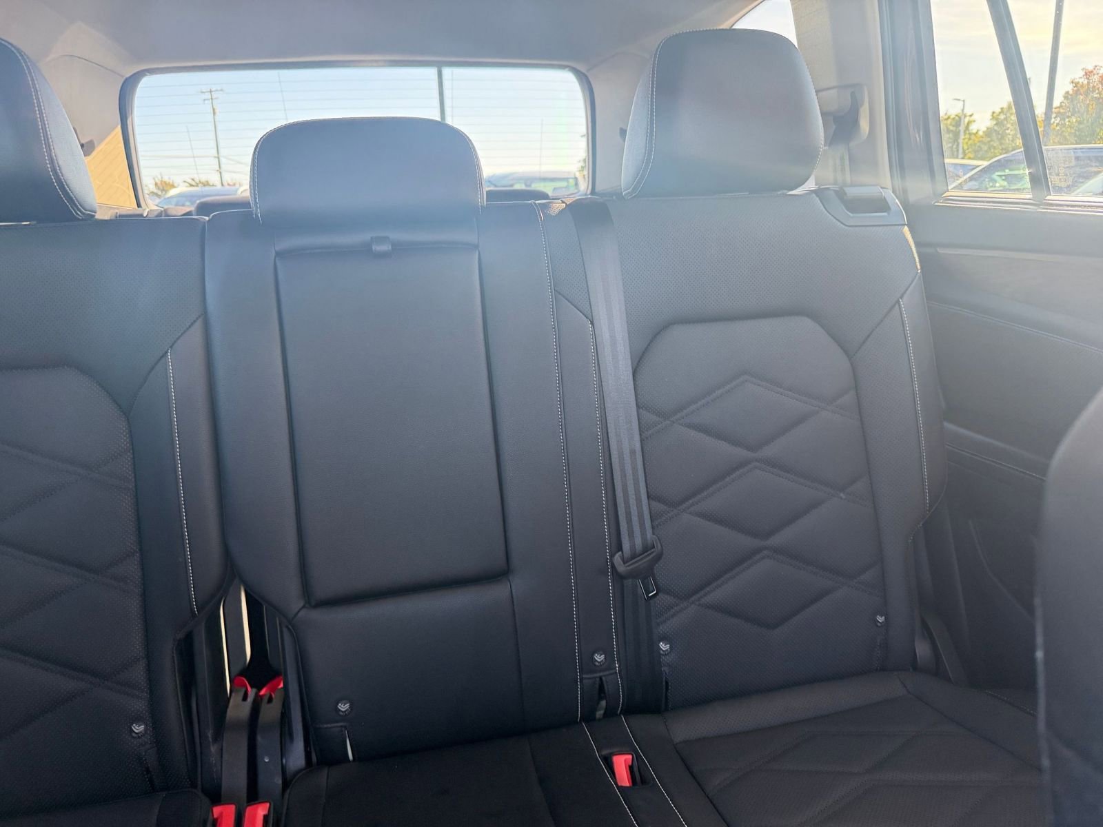 Used 2025 Volkswagen Atlas SE image 37