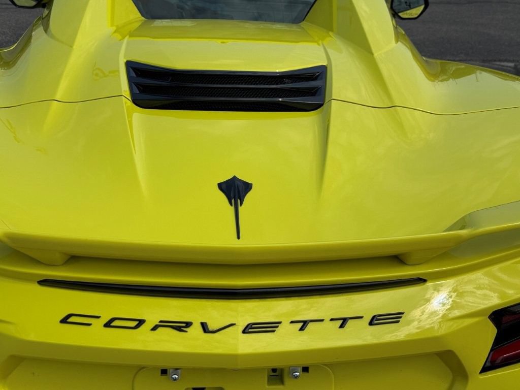 Used 2024 Chevrolet Corvette Stingray Premium Conv w/ Z51 Performance Package RWD image 18