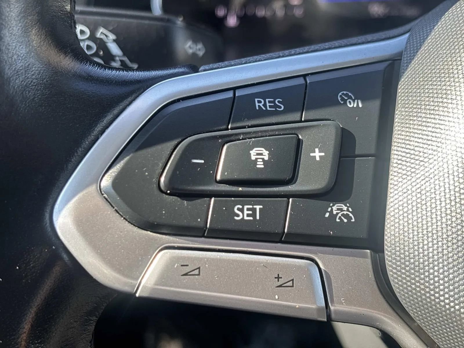 Used 2024 Volkswagen Jetta SE w/ Panoramic Sunroof Package image 20