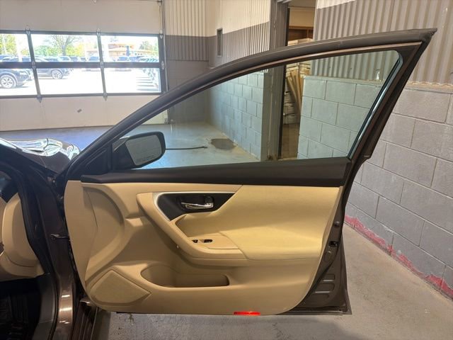 Used 2015 Nissan Altima 2.5 S w/ Power Driver Seat Package FWD image 15