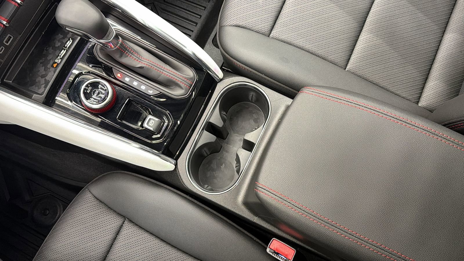 Used 2025 GMC Canyon AT4 w/ AT4X Package image 23