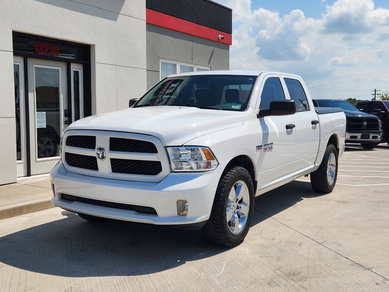 Used 2014 RAM 1500 Express AWD/4WD image 2