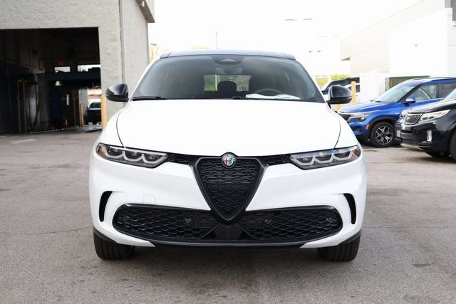 New 2025 Alfa Romeo Tonale w/ Premium Package image 3
