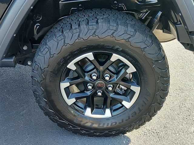 Used 2025 Jeep Wrangler Unlimited Rubicon AWD/4WD image 16