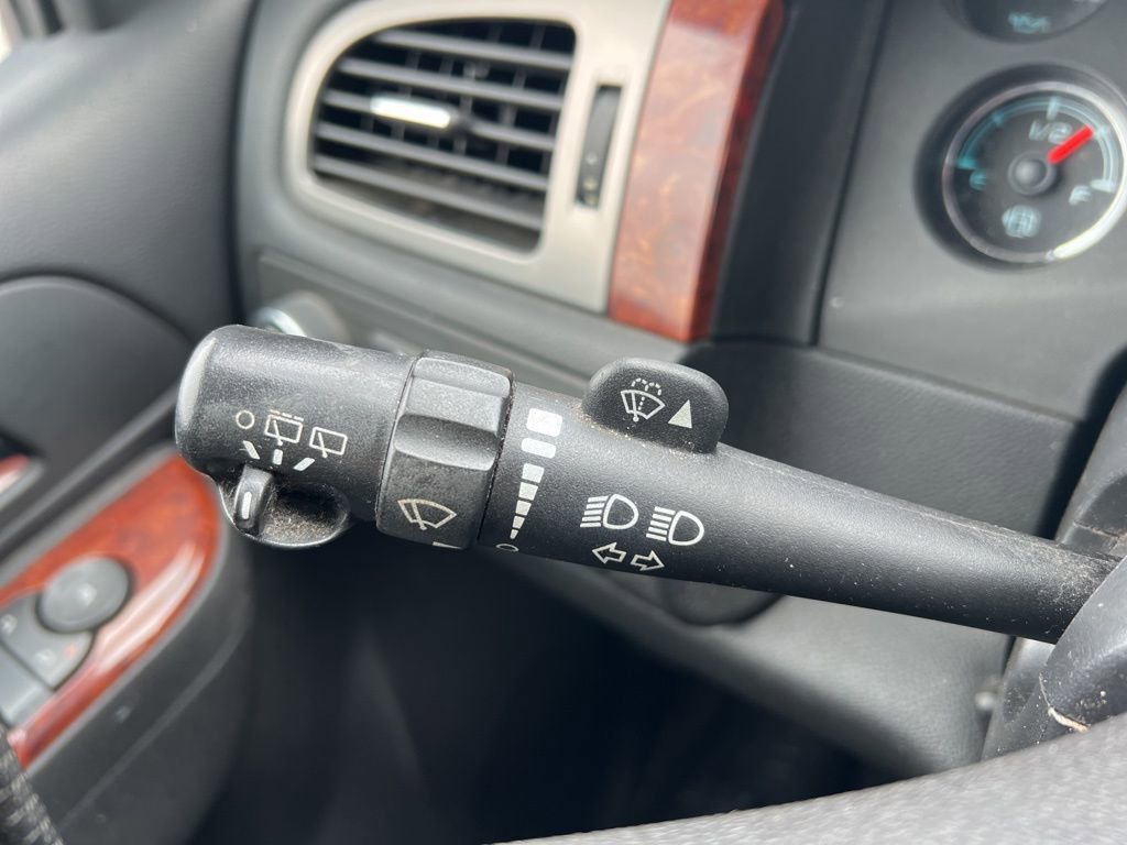 Used 2011 Chevrolet Suburban LT image 14