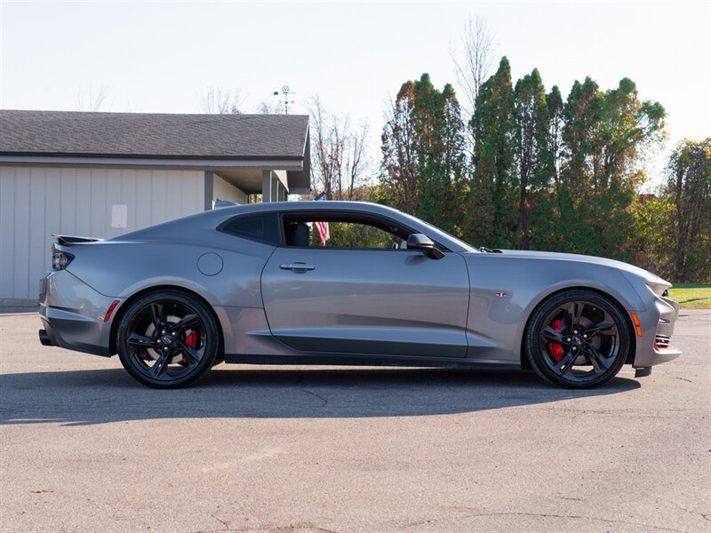 Used 2021 Chevrolet Camaro SS RWD image 4