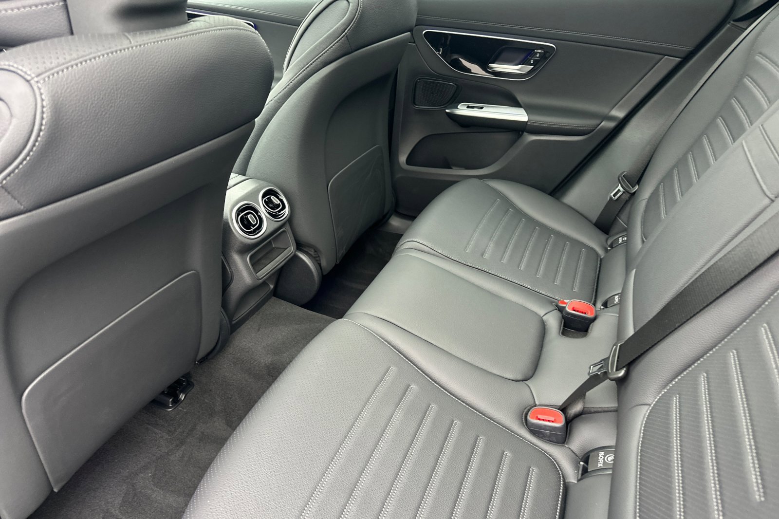 New 2026 Mercedes-Benz GLC 300 4MATIC image 12