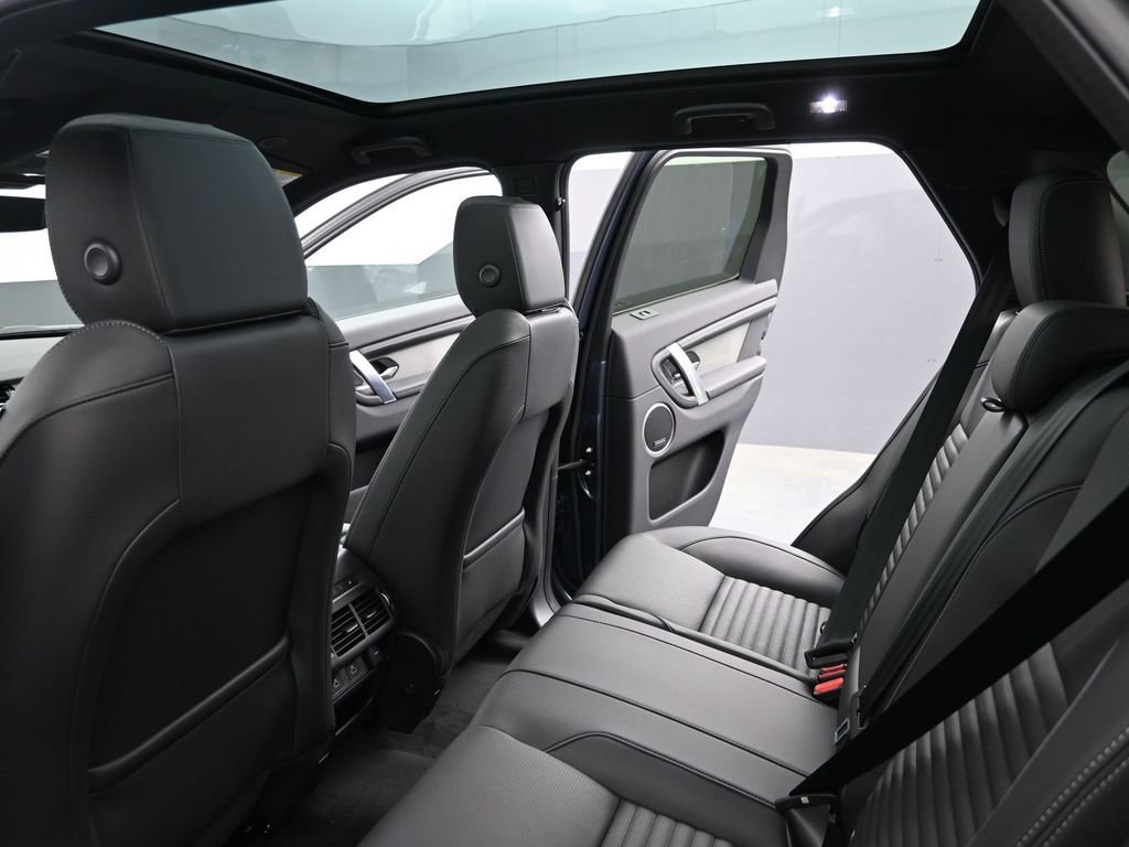 Used 2025 Land Rover Discovery Sport Dynamic SE image 16