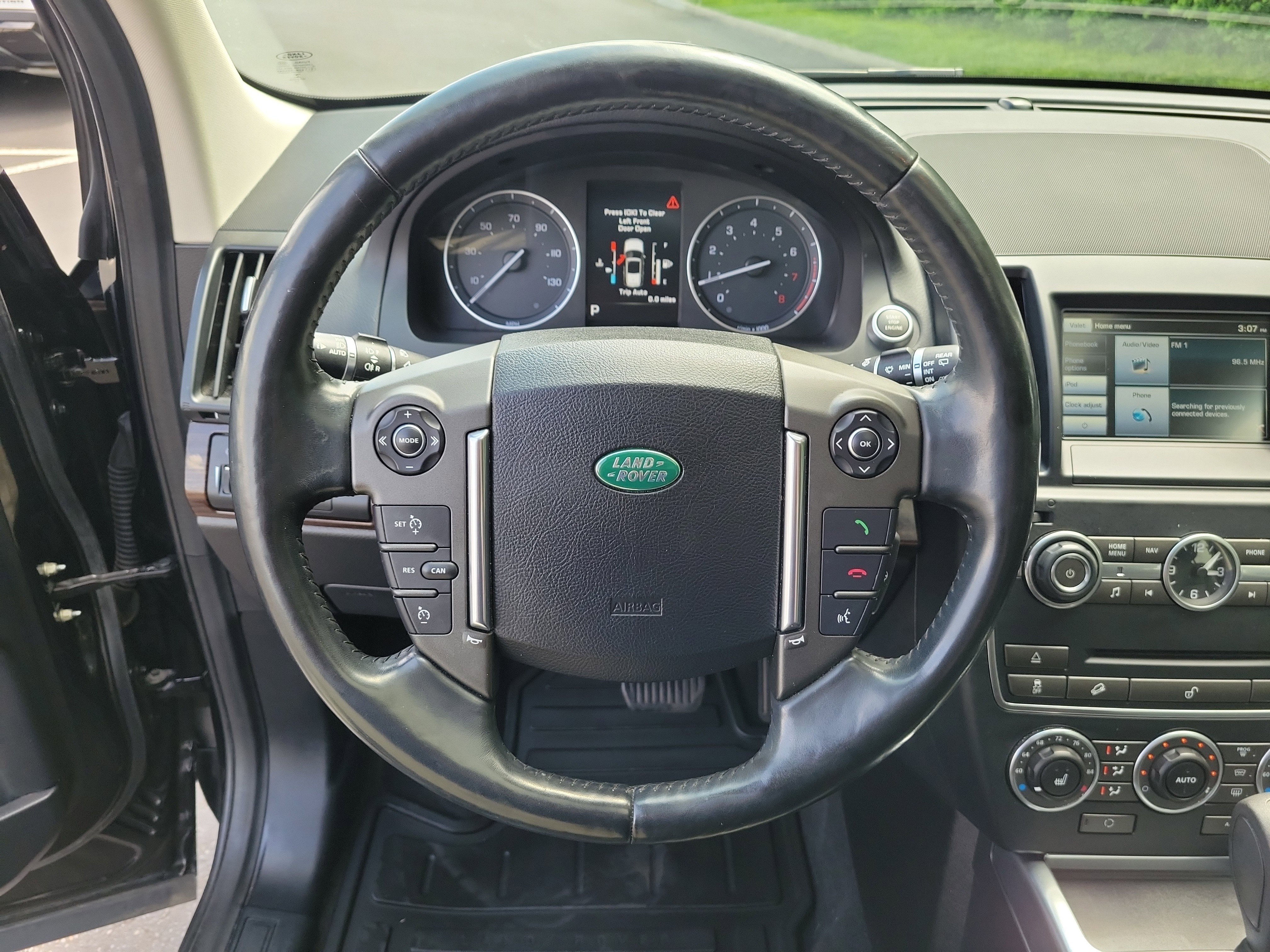 Used 2014 Land Rover LR2 AWD/4WD image 22