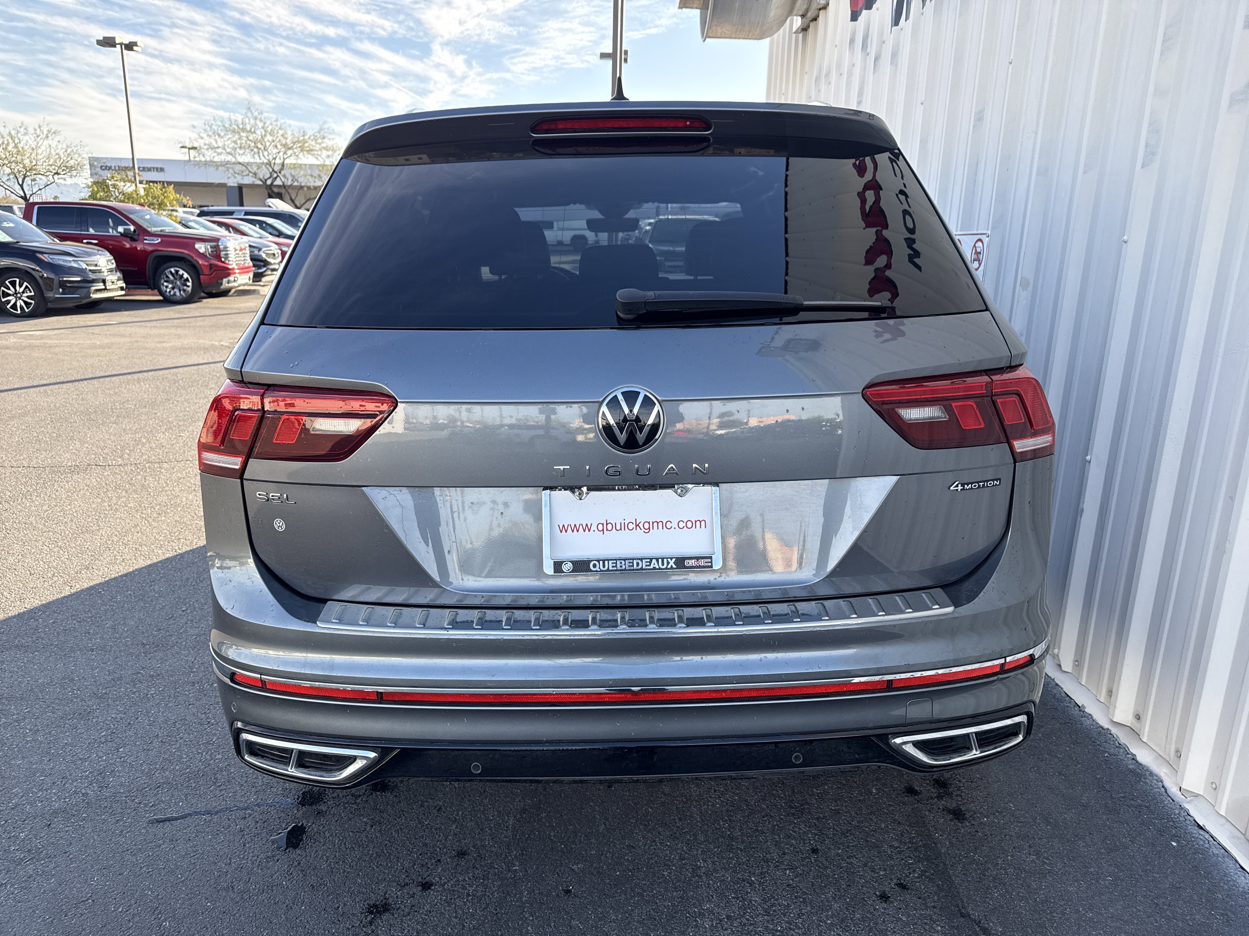 Used 2022 Volkswagen Tiguan SEL R-Line image 6