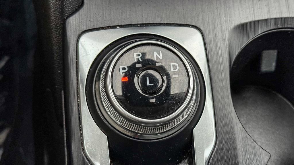 Used 2022 Ford Escape SE w/ SE Sport Appearance Package FWD image 23