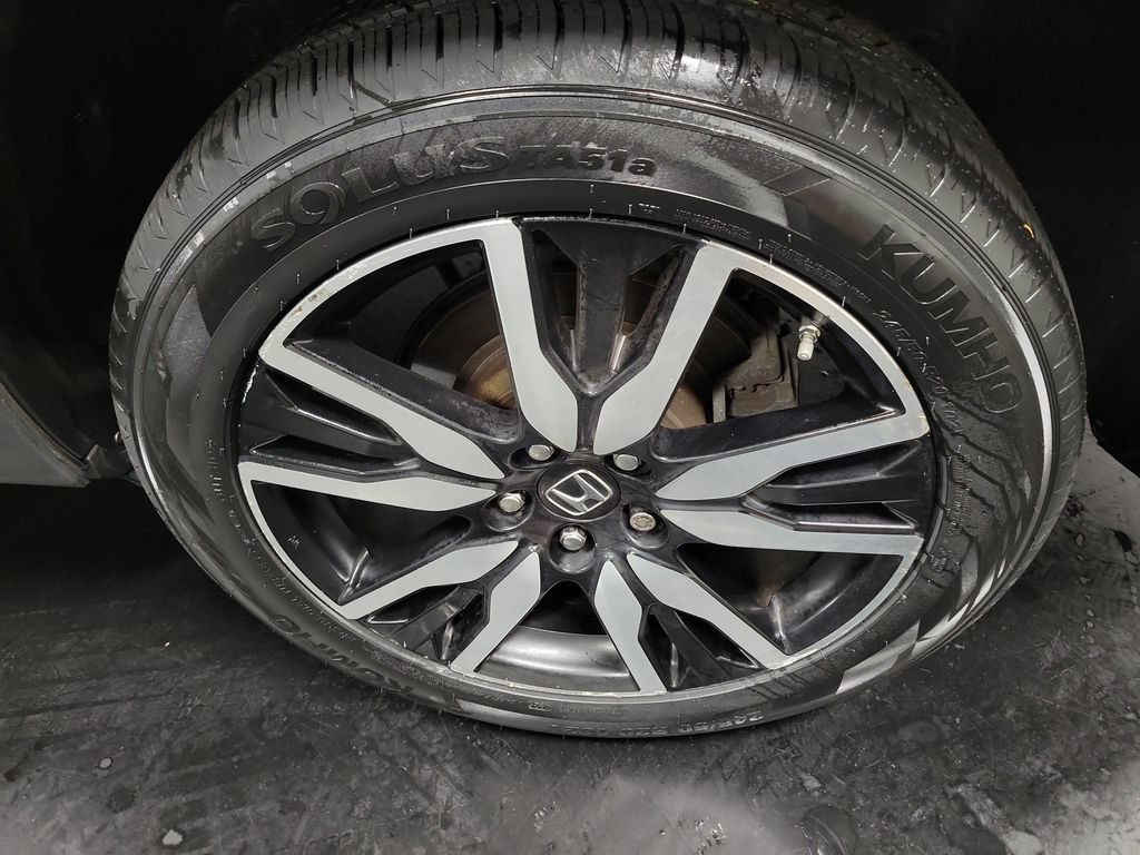 Used 2019 Honda Pilot Touring image 12