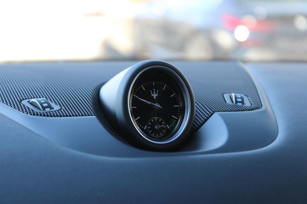 Used 2024 Maserati Levante GT Ultima image 21