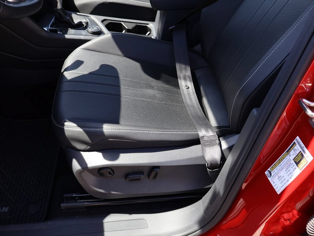 Certified 2023 Volkswagen Tiguan SE w/ Panoramic Sunroof Package AWD/4WD image 41