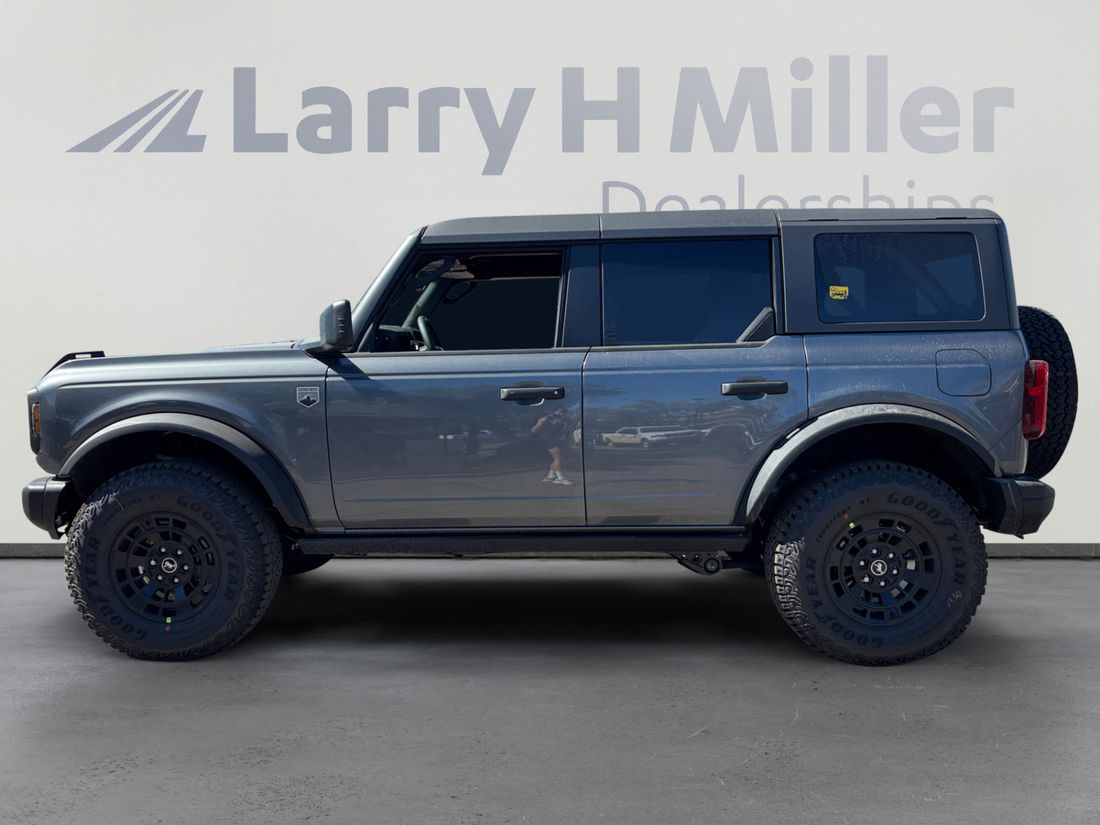 New 2026 Ford Bronco Big Bend w/ Black Diamond Package image 2