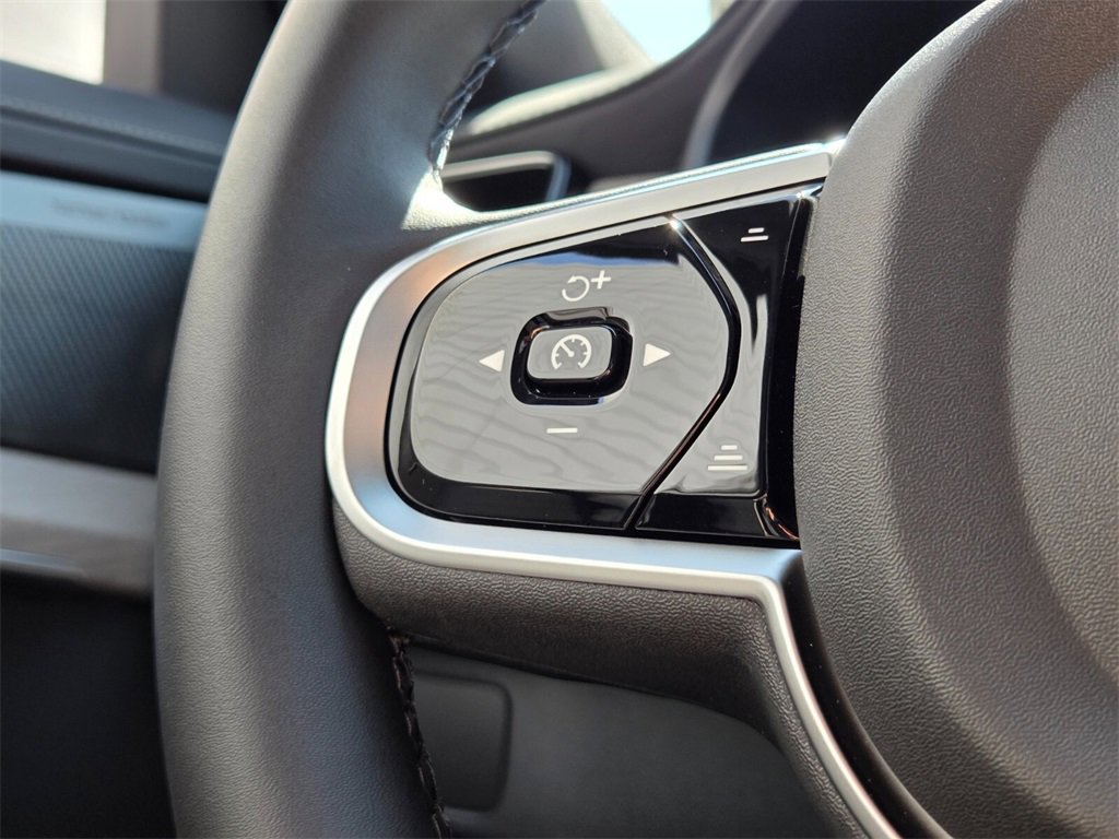 New 2026 Volvo XC90 B6 Plus w/ Protection Package Premier image 28