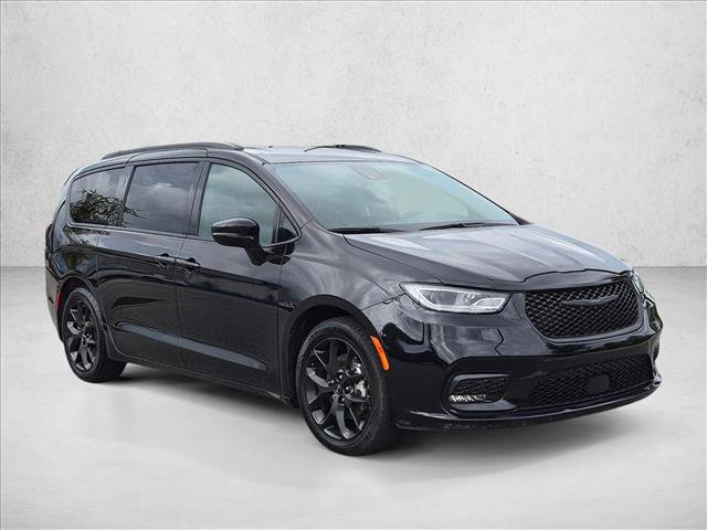 Used 2025 Chrysler Pacifica Limited FWD image 7