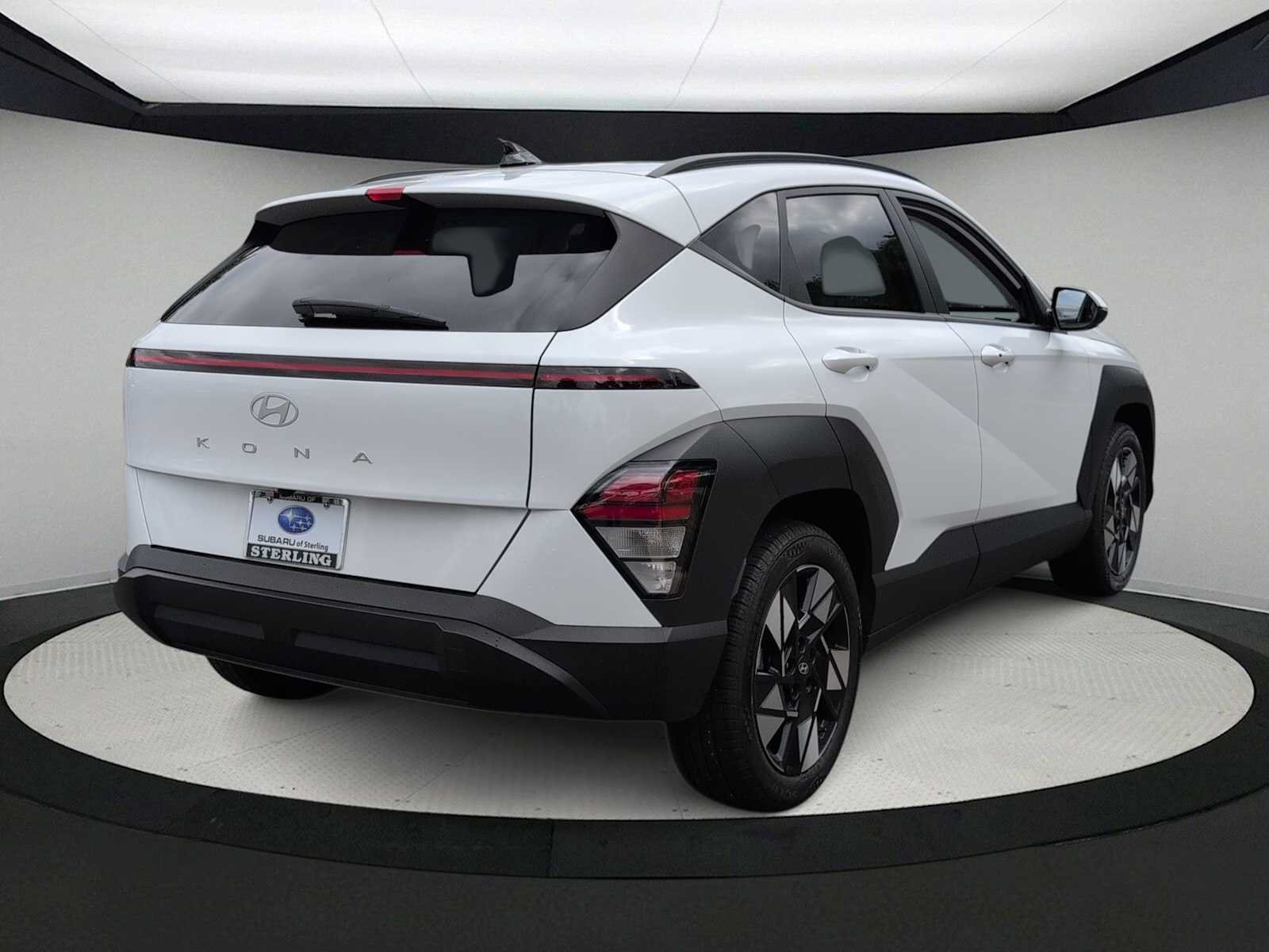 Used 2025 Hyundai Kona SEL FWD image 8
