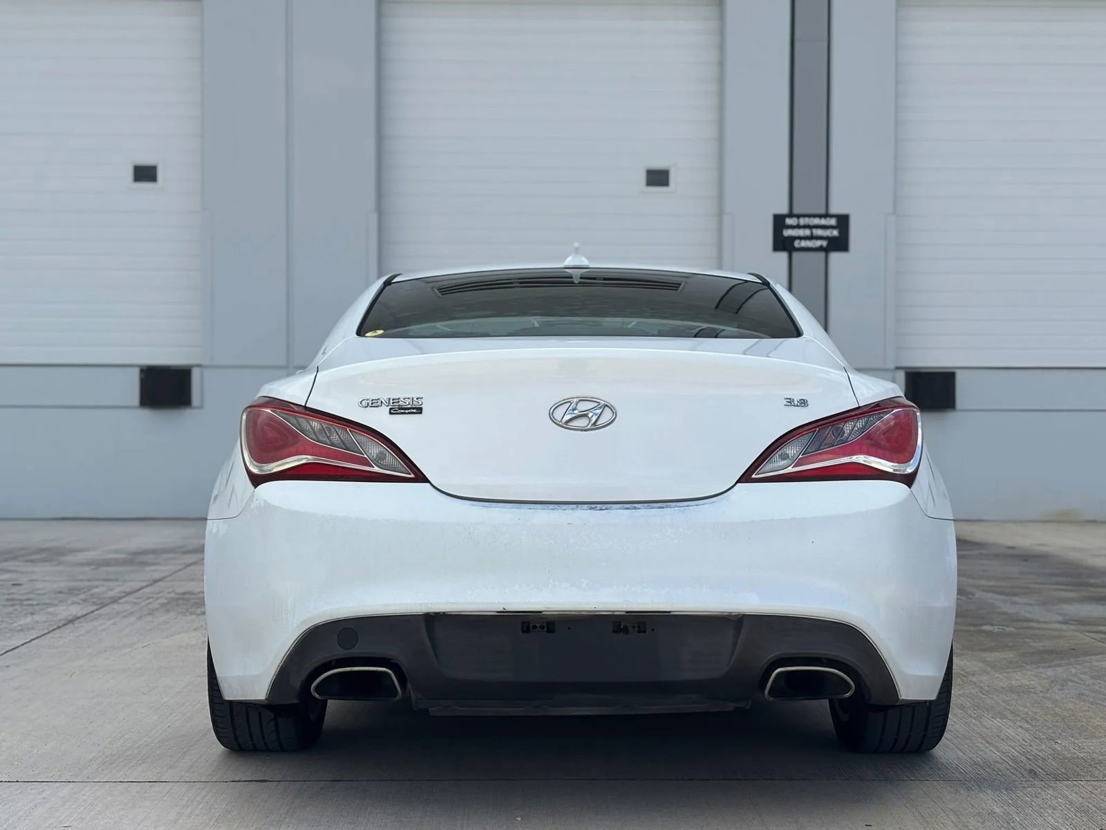 Used 2015 Hyundai Genesis 3.8 RWD image 9