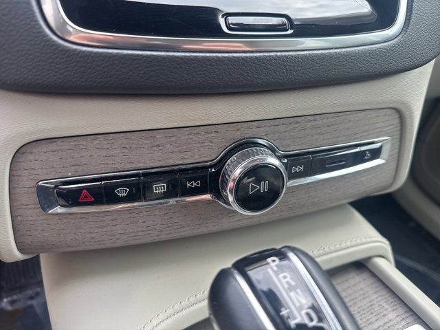 Used 2021 Volvo XC90 T6 Inscription w/ Lounge Package image 24