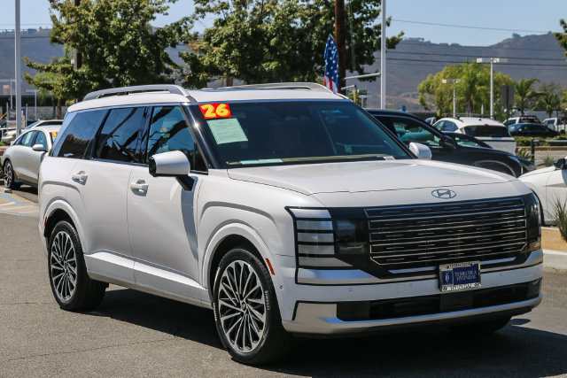 Certified 2026 Hyundai Palisade Calligraphy AWD/4WD image 3